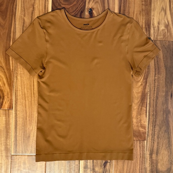 SKIMS soft smoothing seamless t-shirt in copper size LARGE NWOT - Picture 1 of 7